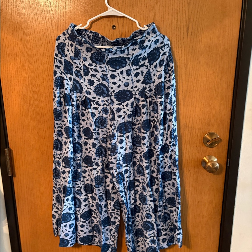 Free People Blue and White Floral pants